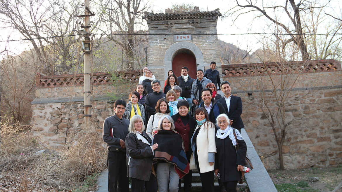 Histórica visita al Centro Hua Xia